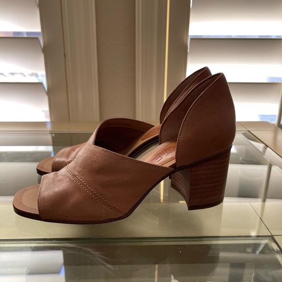 1.STATE
Women's Brown Gretta Sandal - Picture 5 of 7